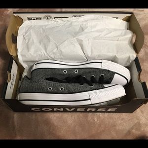 BRAND NEW Black and Gray Converse Women’s Size 6.